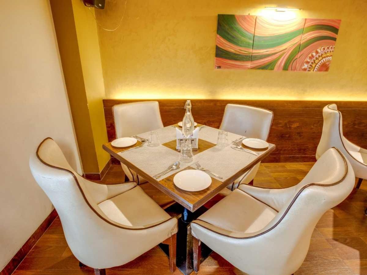 Hotel Sandstone Inn Lucknow Exterior foto